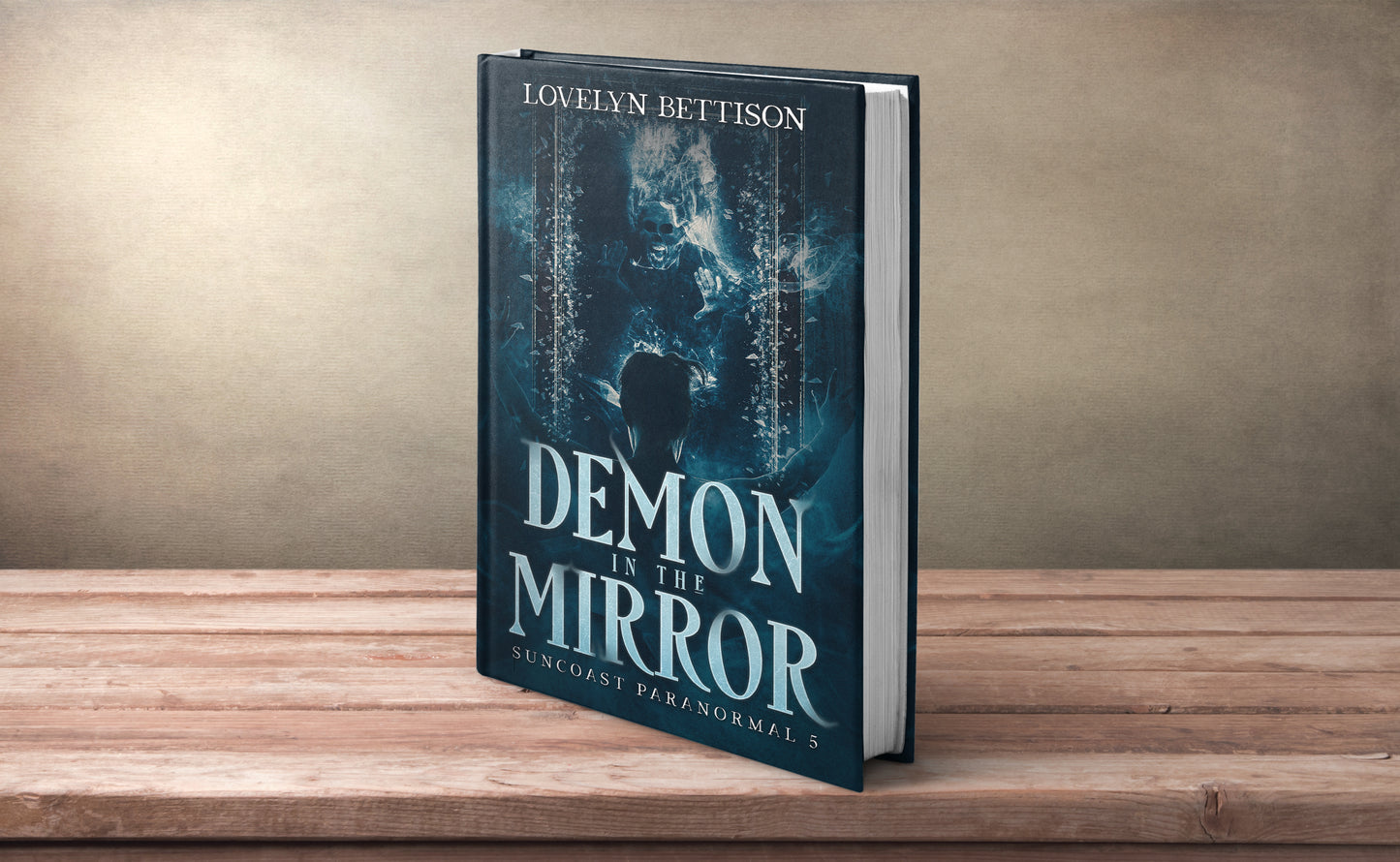 Demon in the Mirror (Suncoast Paranormal 5) - Paperback