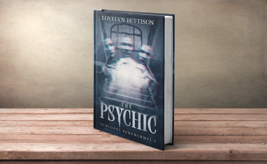 The Psychic (Suncoast Paranormal 1) - Paperback